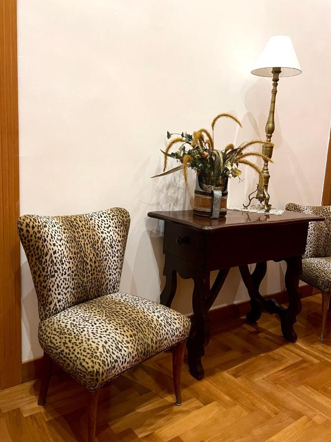 B&B Michelangelo Napoli Bagian luar foto