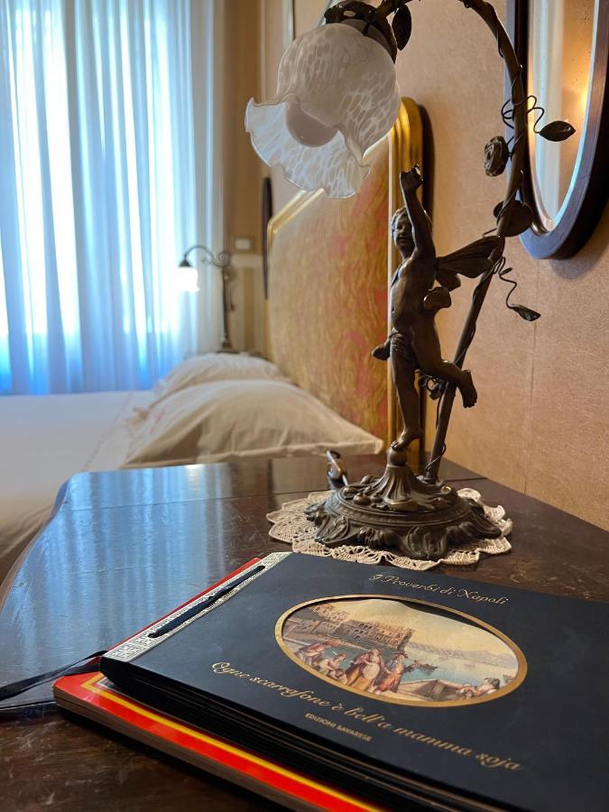 B&B Michelangelo Napoli Bagian luar foto