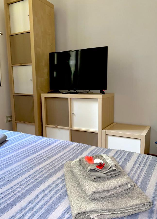 B&B Michelangelo Napoli Bagian luar foto