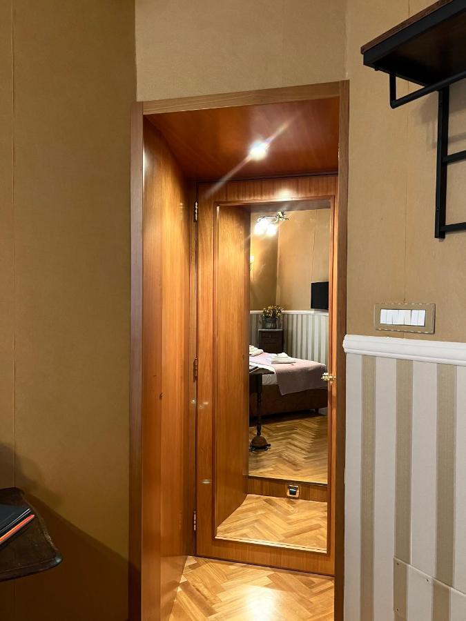 B&B Michelangelo Napoli Bagian luar foto
