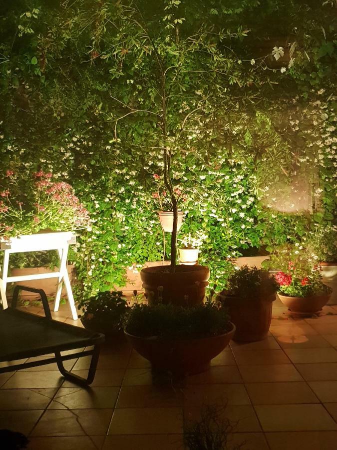 B&B Michelangelo Napoli Bagian luar foto
