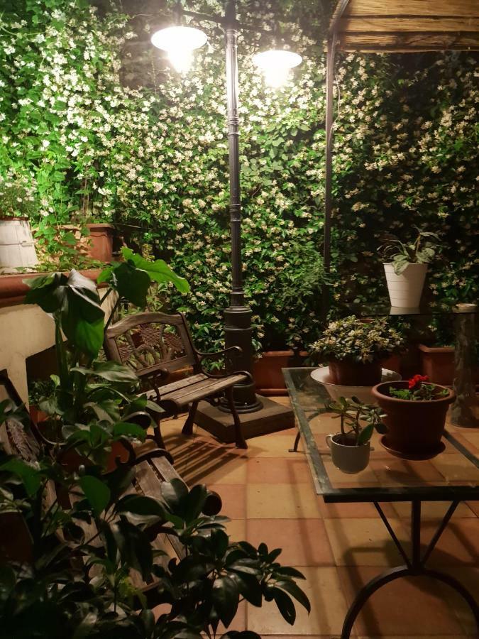 B&B Michelangelo Napoli Bagian luar foto